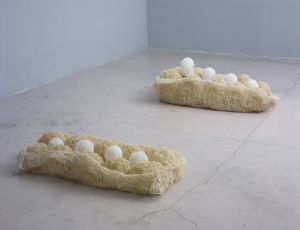 Untitled (Bath sculpture), 2007, String, thread and glue, installation view, Chelouche Gallery, Tel Aviv